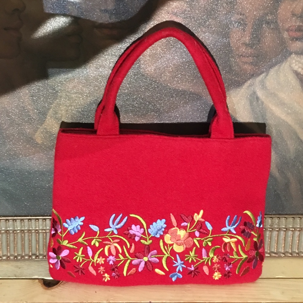 Gorgeous vibrant red flower print purse